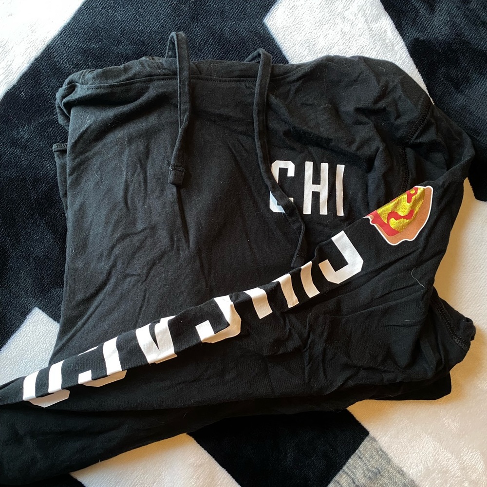 VS PINK Chicago long sleeve